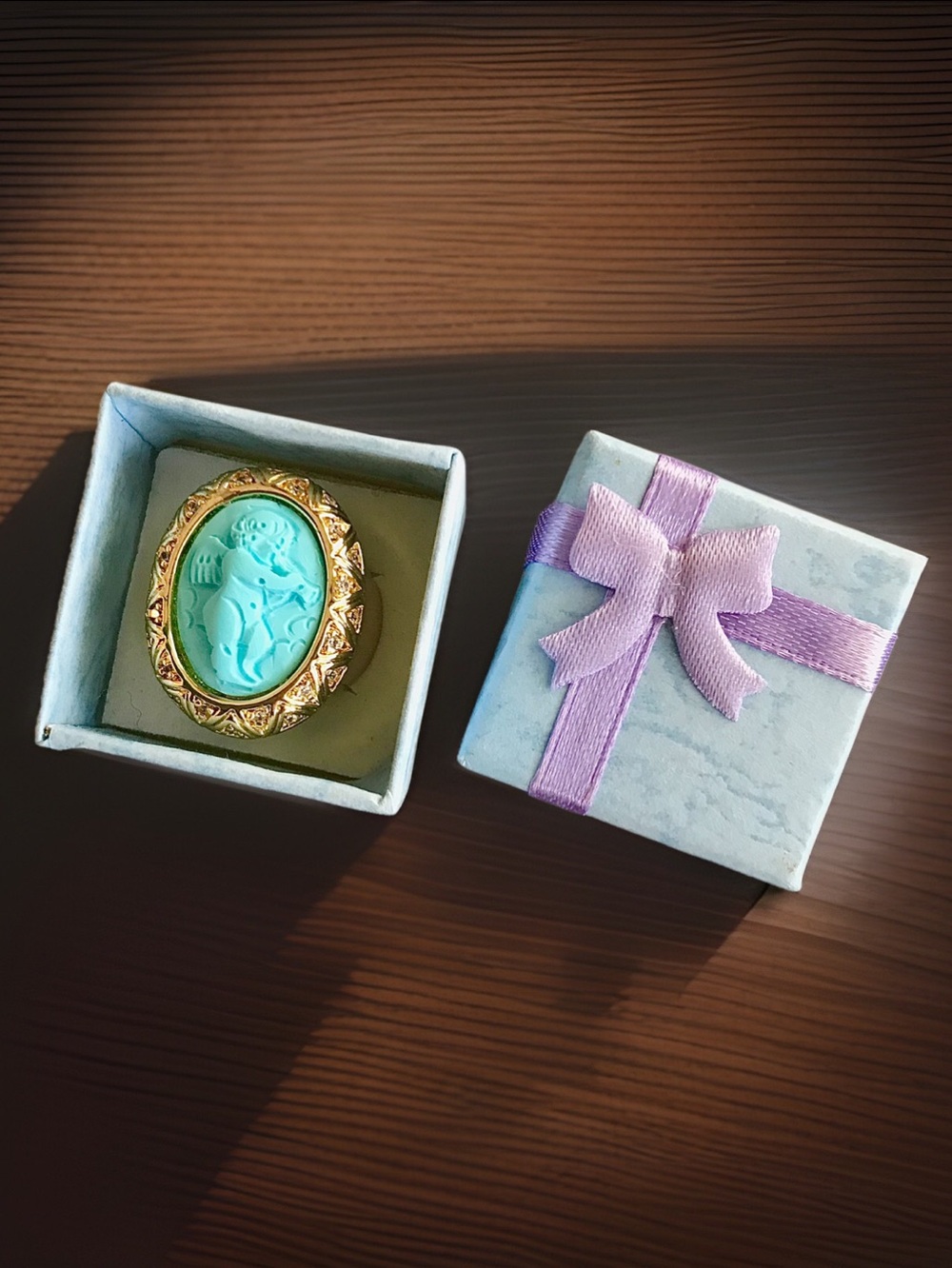 Vintage AMEDEO Cherub Cupid Cameo Statement Ring Size 9.75 EUC glamour QVC